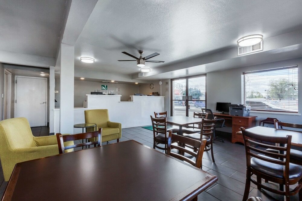Фото Quality Inn & Suites near Downtown Mesa