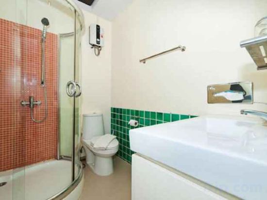 Фото Kamala Beachfront Apartment