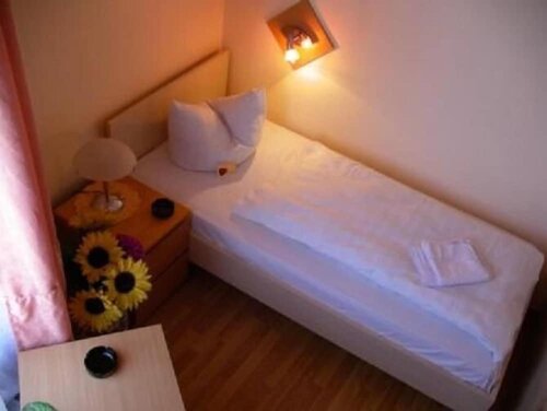 Гостиница Hotel garni Djaran в Оффенбахе
