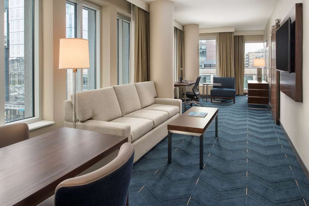 Фото Embassy Suites by Hilton Seattle Downtown Pioneer Square