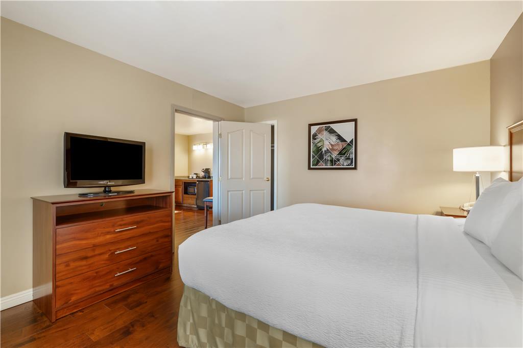 Фото Best Western Plus John Jay Inn & Suites