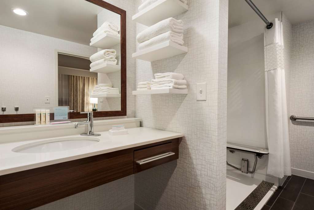 Фото Hampton Inn Lincoln Airport