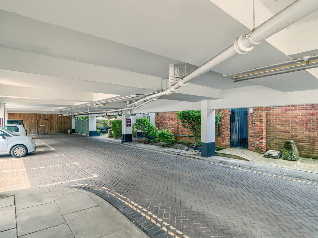 Фото Mercure Salisbury White Hart Hotel