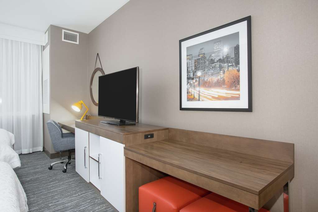 Фото Hampton Inn & Suites Denver-Downtown