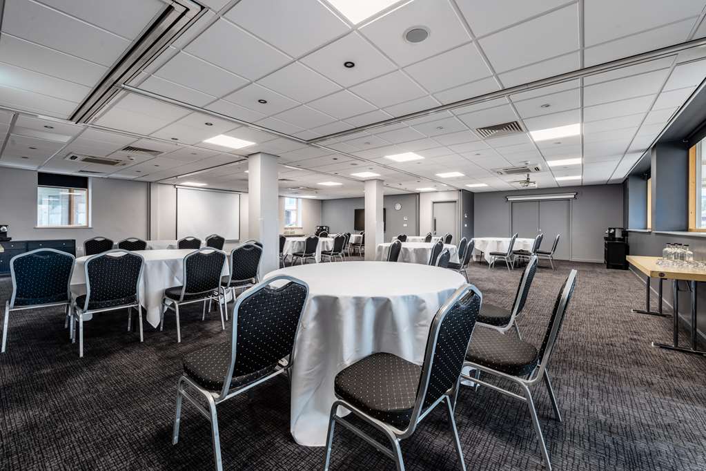 Фото Park Inn by Radisson Peterborough