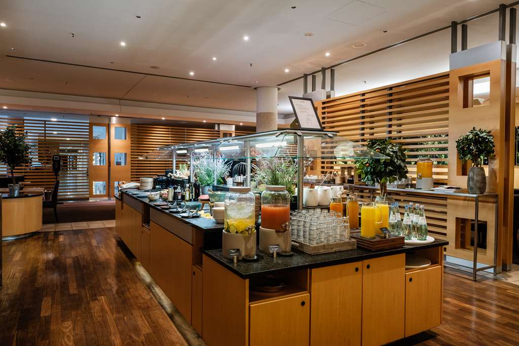 Фото Radisson Blu Hotel, Hannover