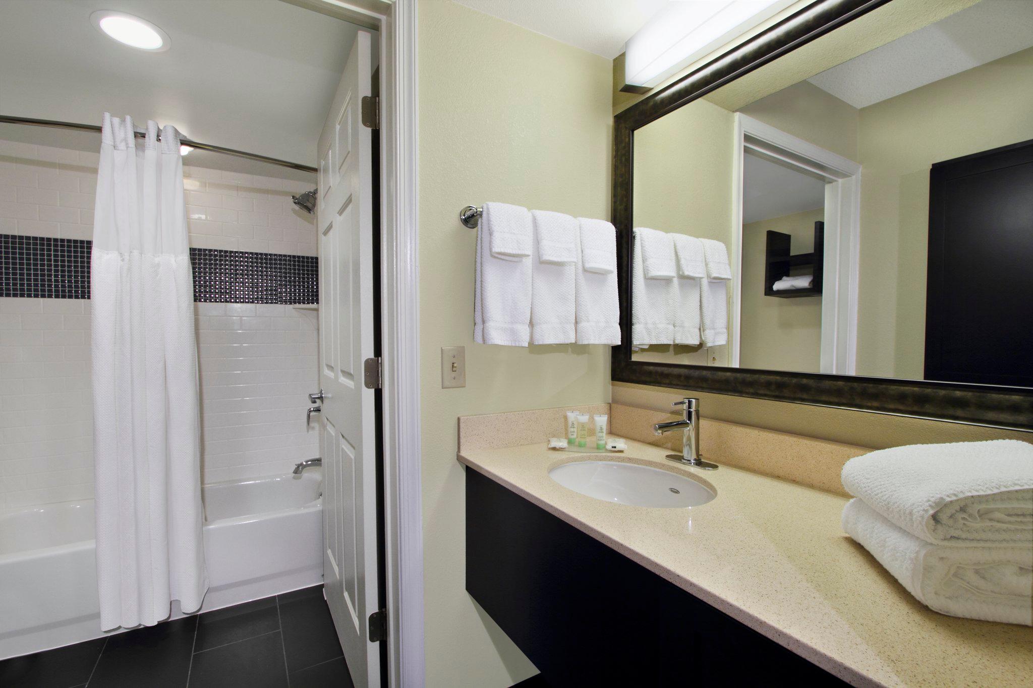 Фото Staybridge Suites Tysons McLean