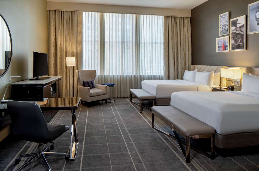 Фото Hilton Richmond Downtown
