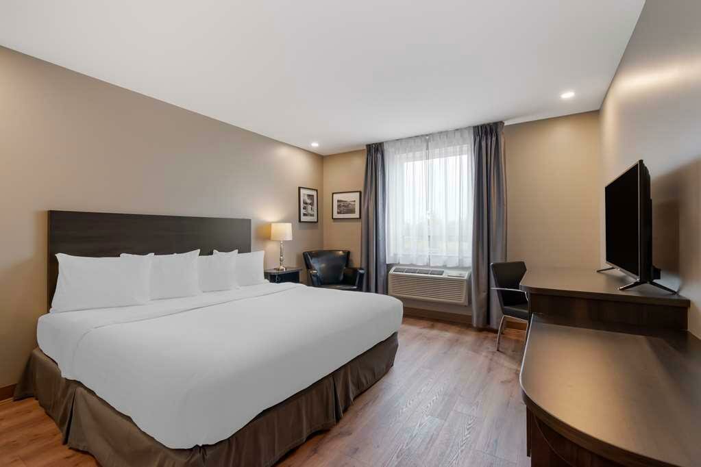 Фото Villa Inn & Suites SureStay Collection by Best Western