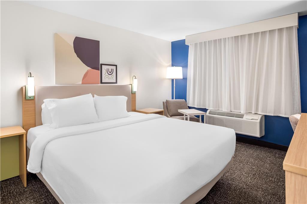 Фото Days Inn by Wyndham Kent 84th Ave