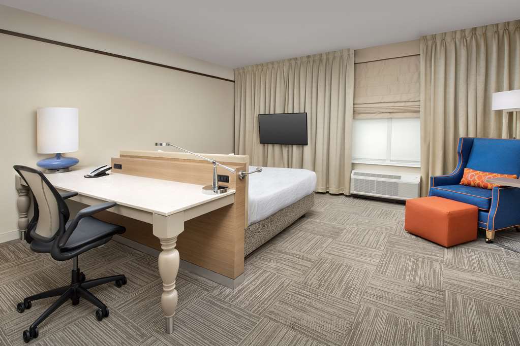 Фото Hilton Garden Inn Charlotte Airport