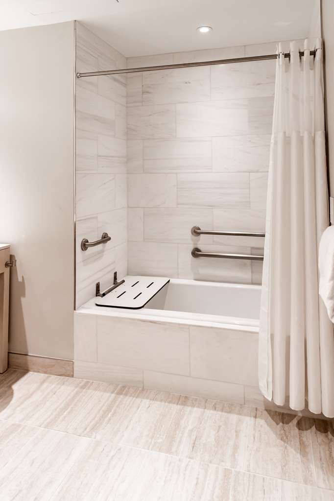 Фото Hall Arts Hotel Dallas, Curio Collection by Hilton