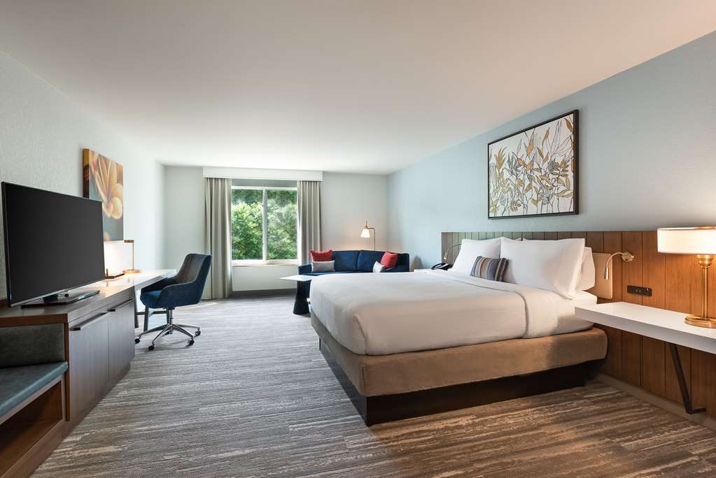 Фото Hilton Garden Inn Melville