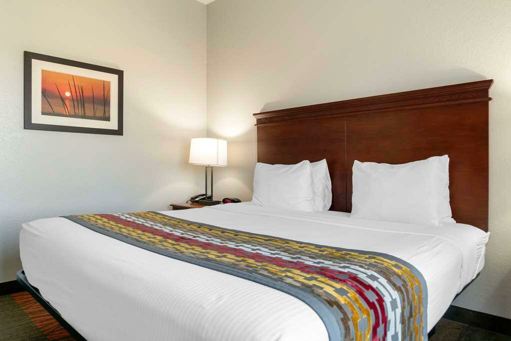 Фото Best Western Executive Inn & Suites