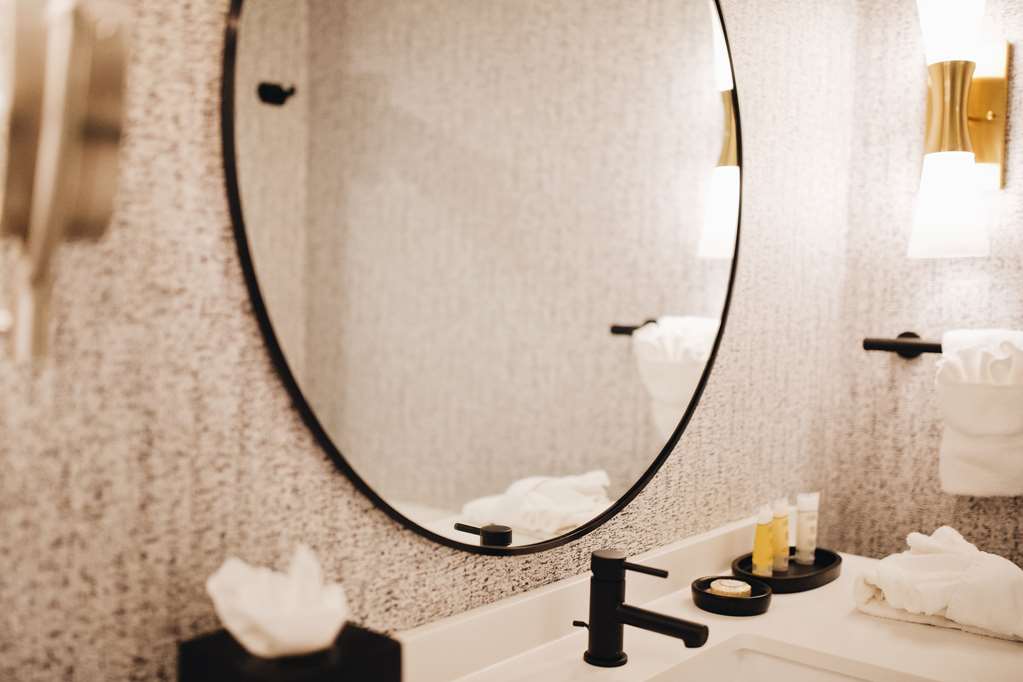 Фото The Chattanoogan Hotel, Curio Collection by Hilton