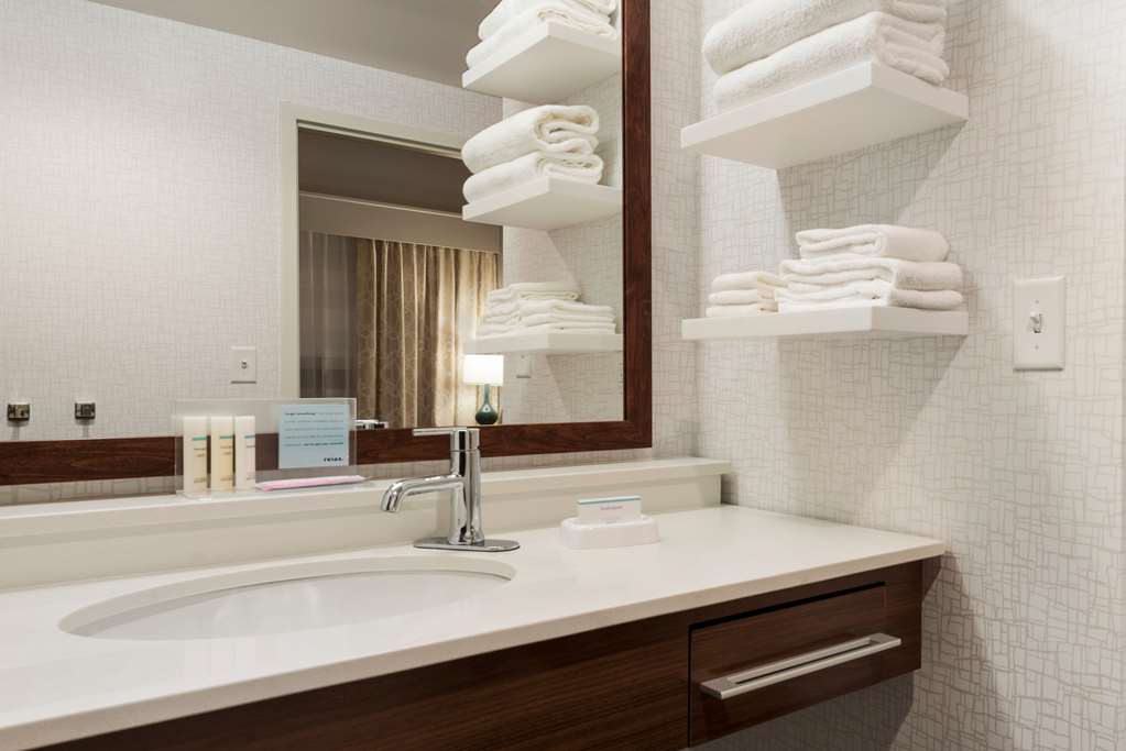 Фото Hampton Inn Lincoln Airport