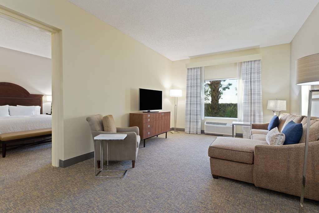 Фото Hampton Inn & Suites Wellington