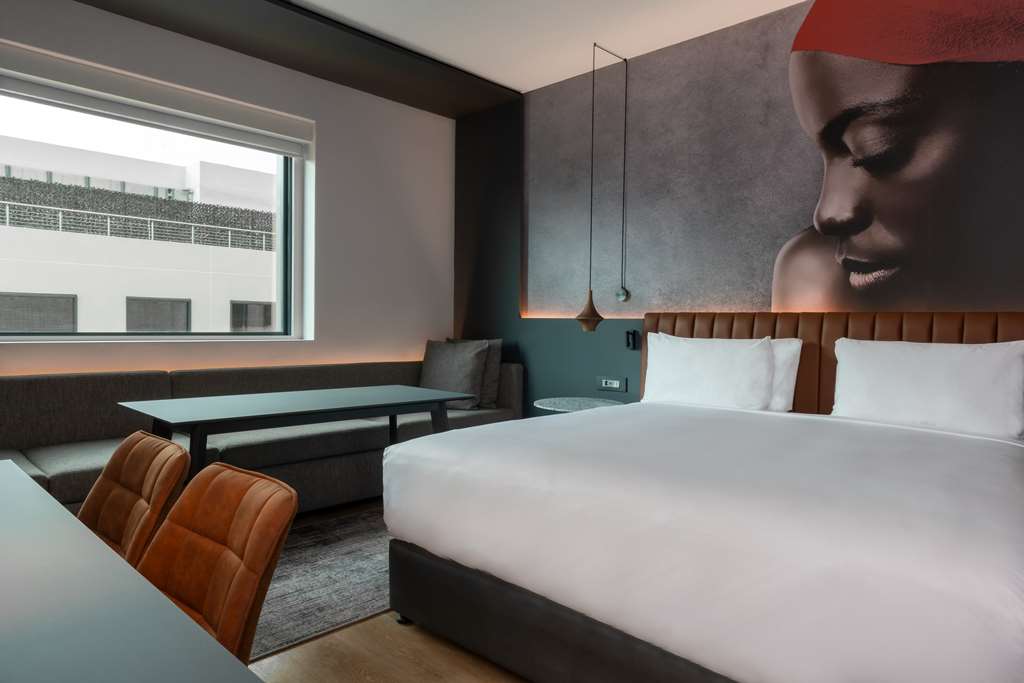 Фото Radisson Red Johannesburg Rosebank