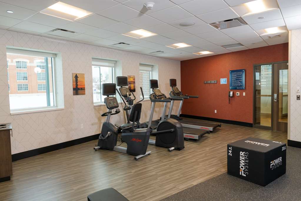 Фото Hampton Inn & Suites Erie Bayfront