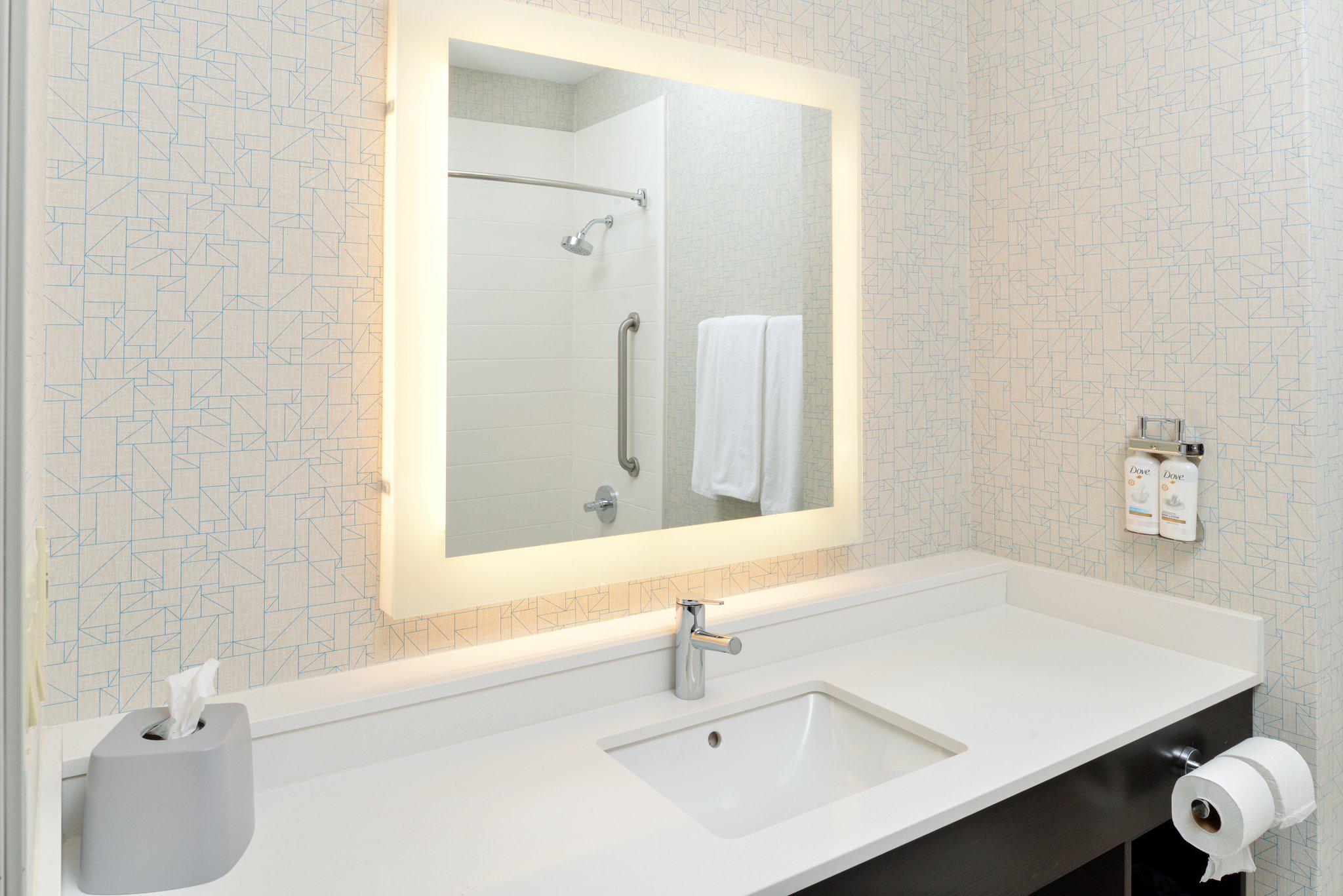 Фото Holiday Inn Express & Suites Carthage