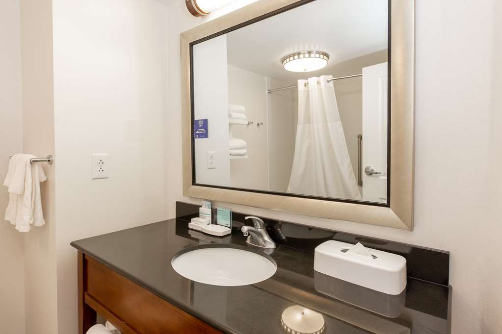 Фото Hampton Inn & Suites Raleigh/Cary I-40