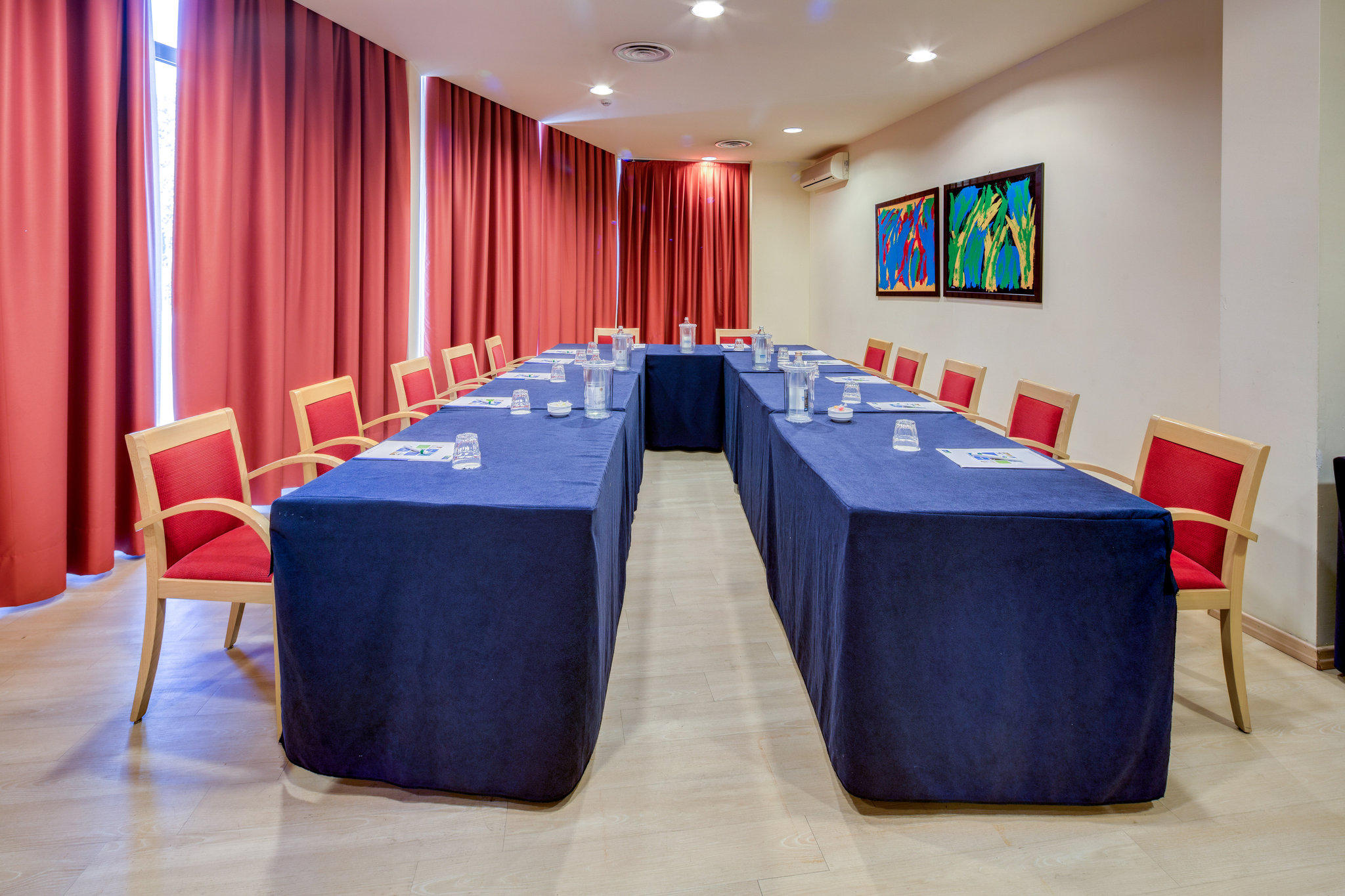 Фото Holiday Inn Express Parma