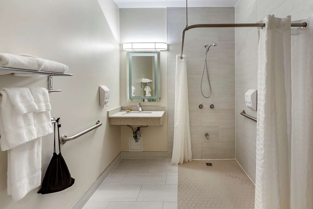 Фото SureStay Plus Hotel by Best Western Kincardine