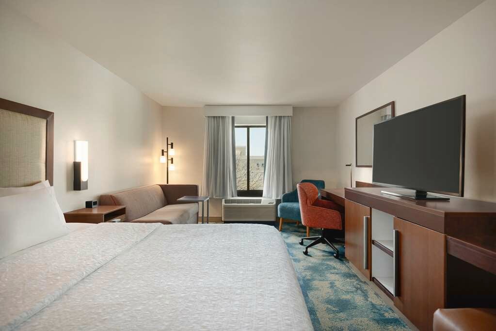 Фото Hampton Inn & Suites San Marcos