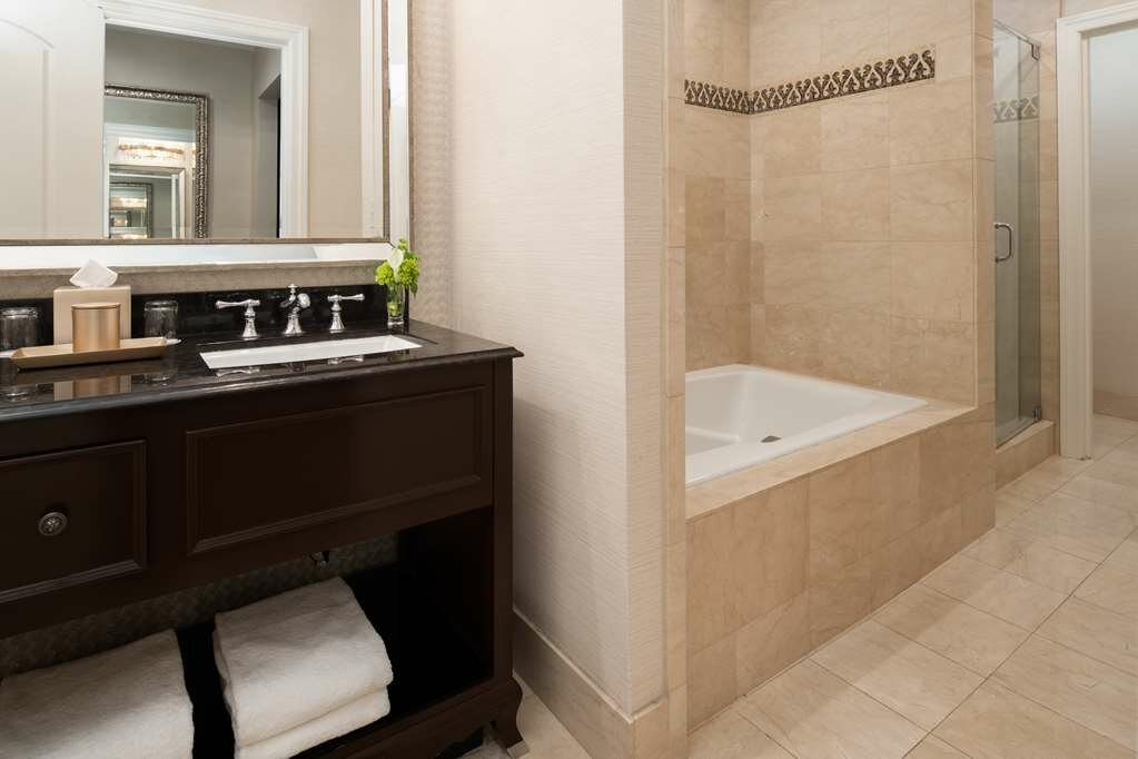 Фото The Roosevelt New Orleans, A Waldorf Astoria Hotel