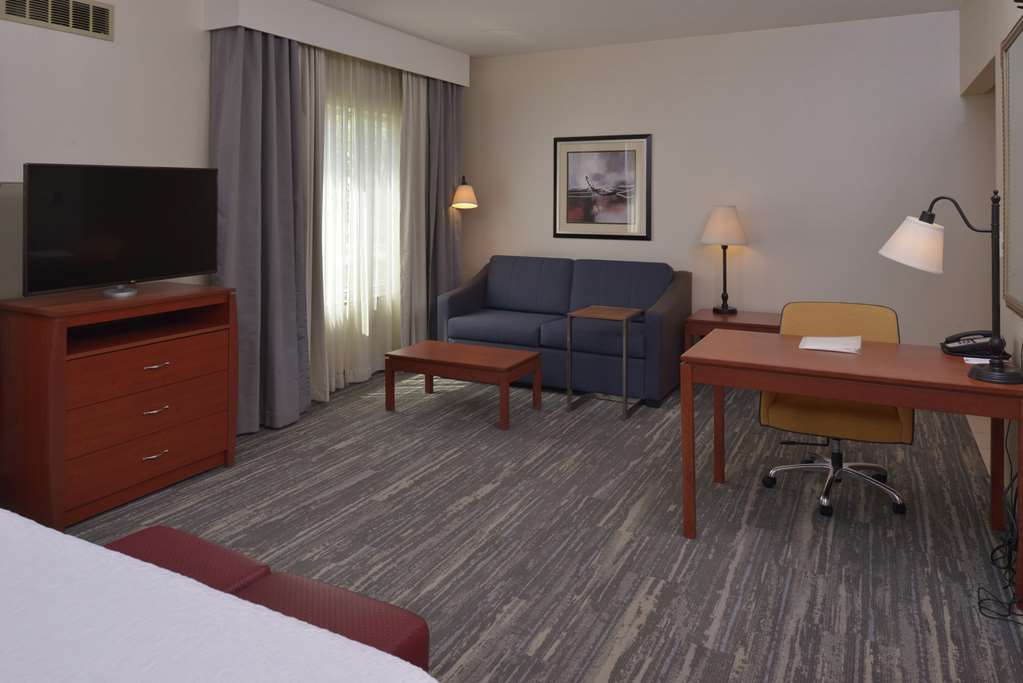 Фото Hampton Inn & Suites Bakersfield North-Airport