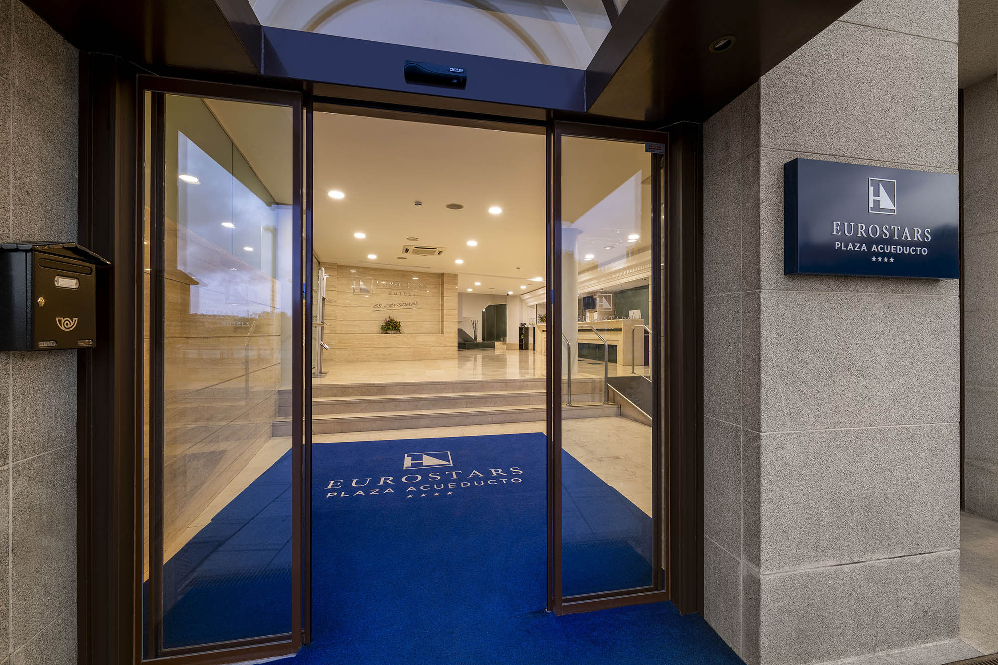 Фото Eurostars Plaza Acueducto