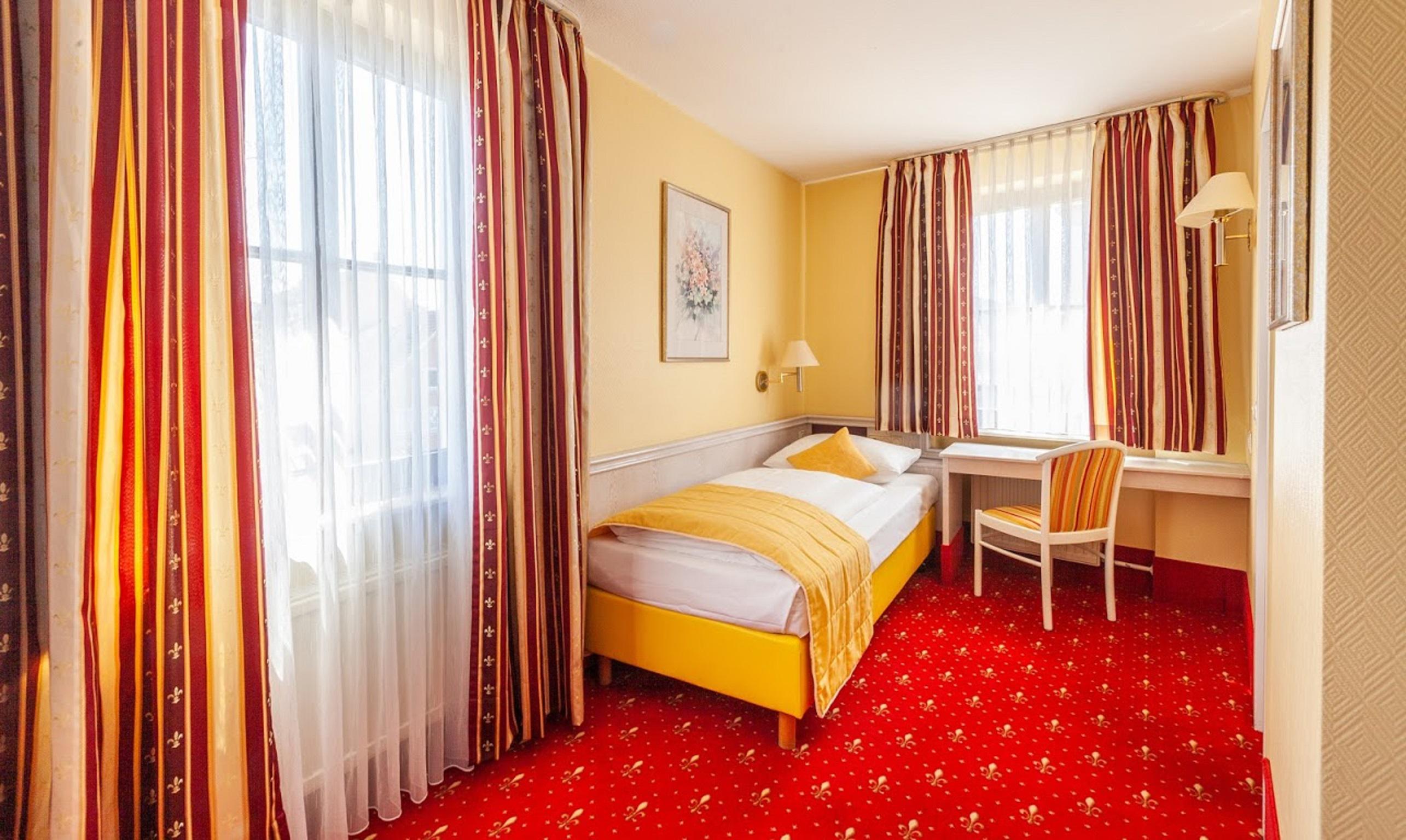 Фото отеля 2