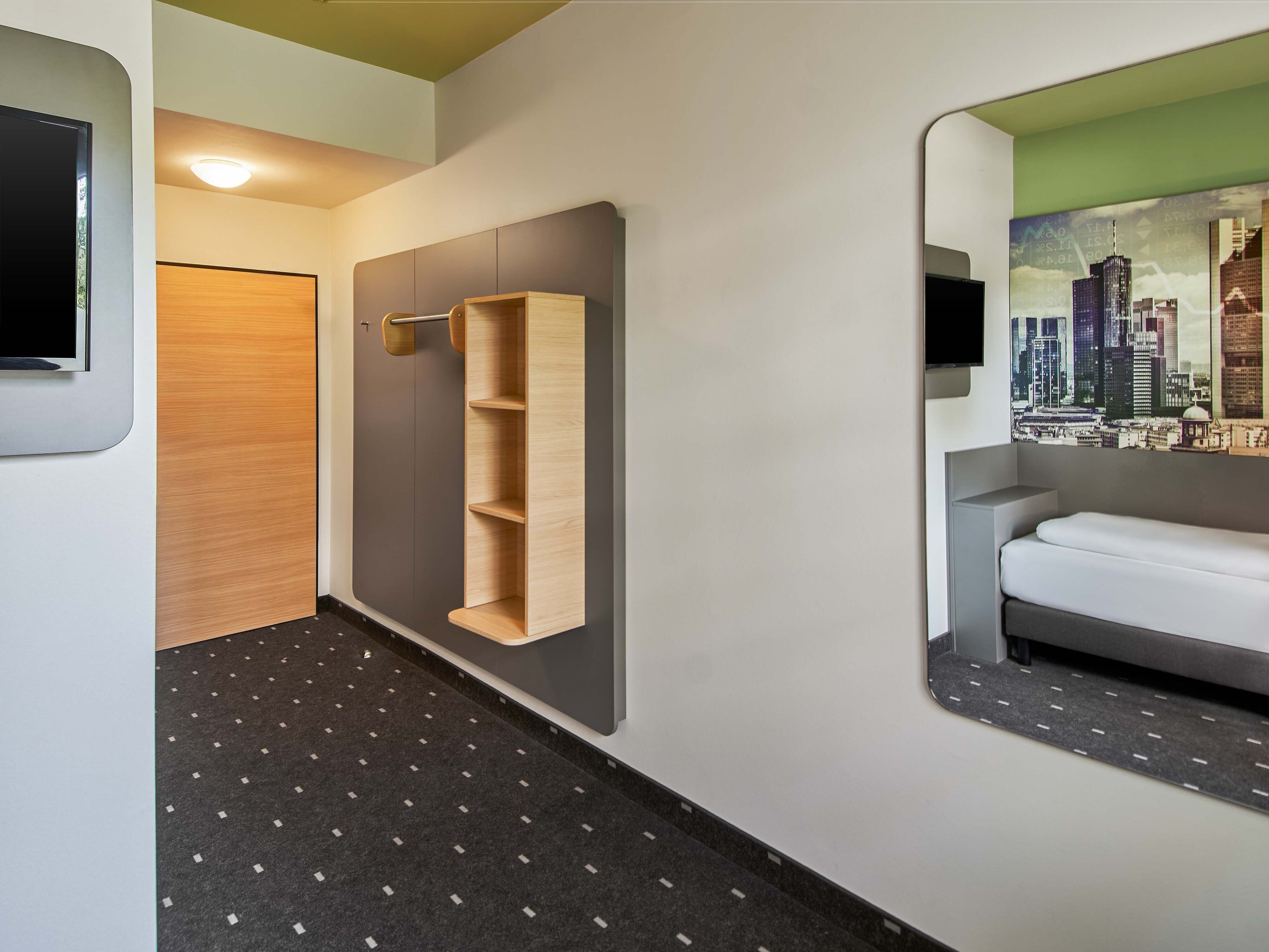 Фото B&b Hotel Frankfurt West