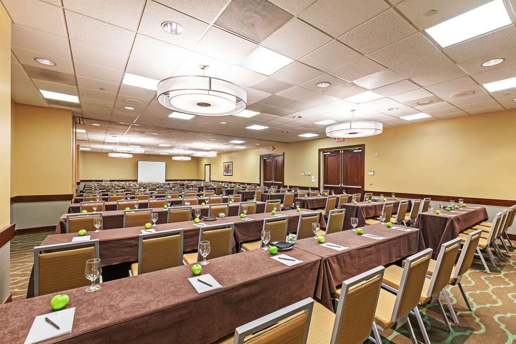 Фото Embassy Suites Hotel Dallas Market Center
