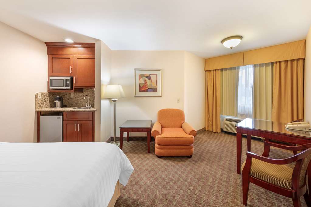 Фото Best Western Plus West Covina Inn