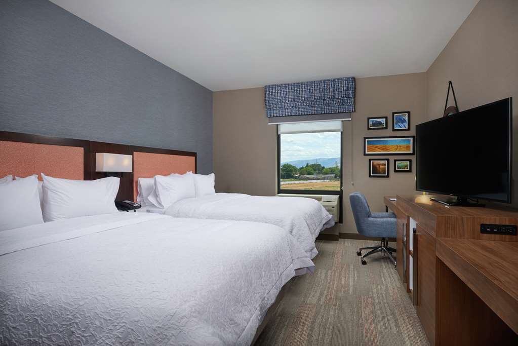 Фото Hampton Inn by Hilton Burley