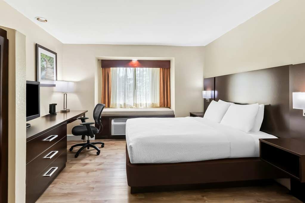 Фото Best Western Patriots Point