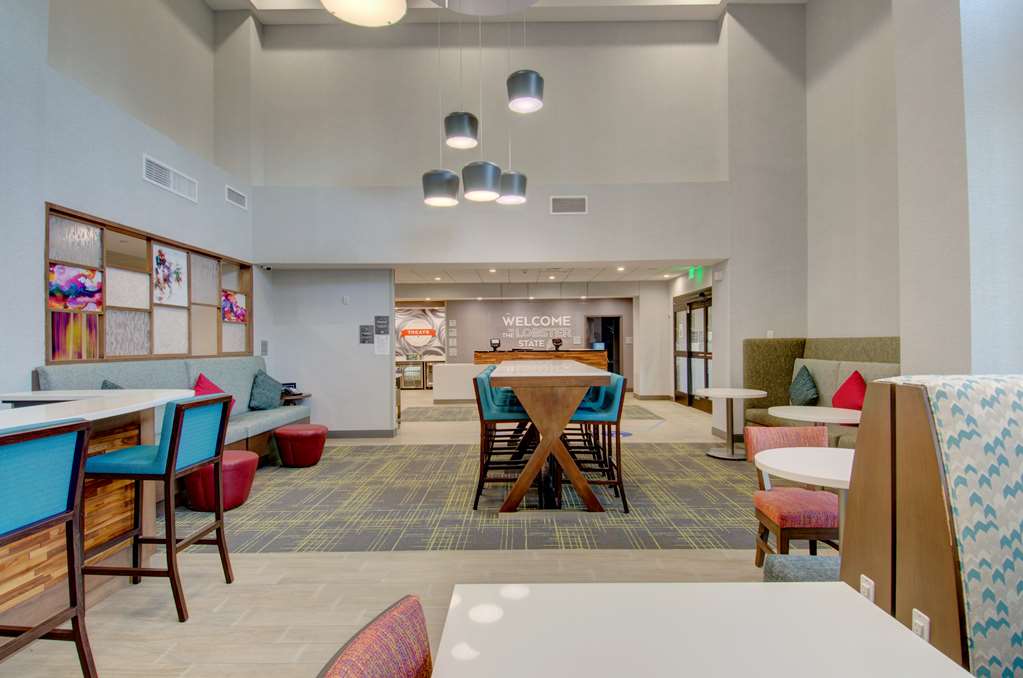 Фото Hampton Inn & Suites Portland West