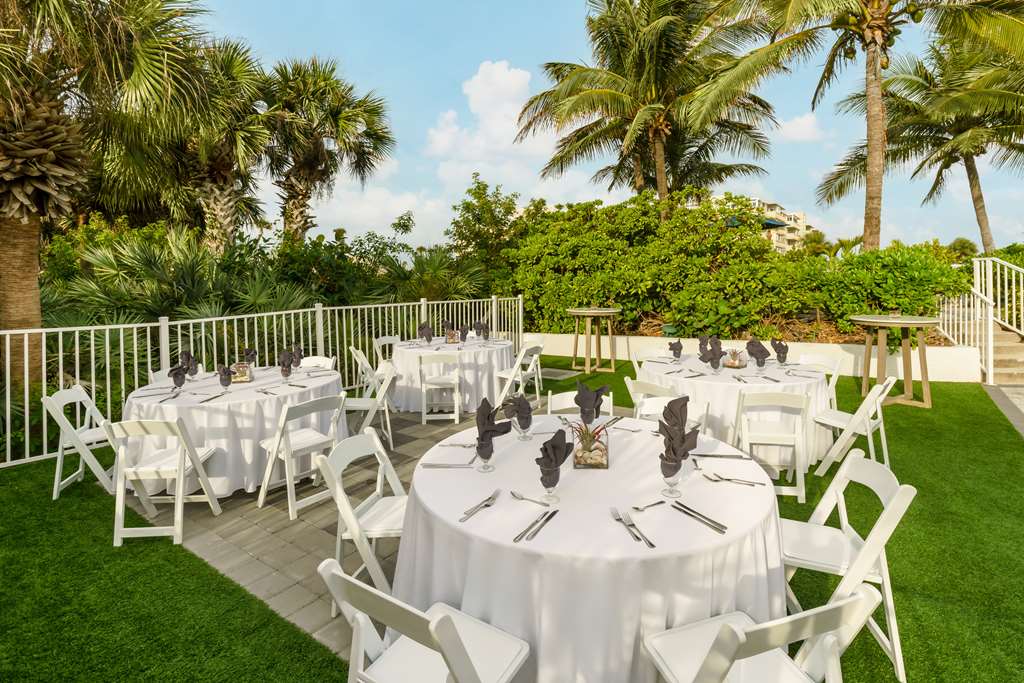 Фото Hilton Garden Inn Cocoa Beach Oceanfront