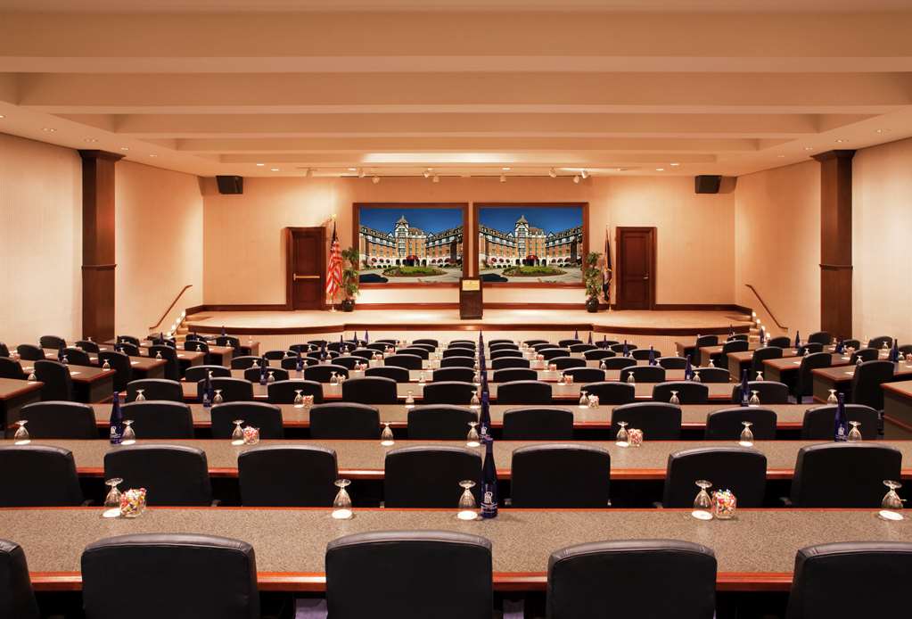 Фото Hotel Roanoke & Conference Ctr, Curio Collection by Hilton