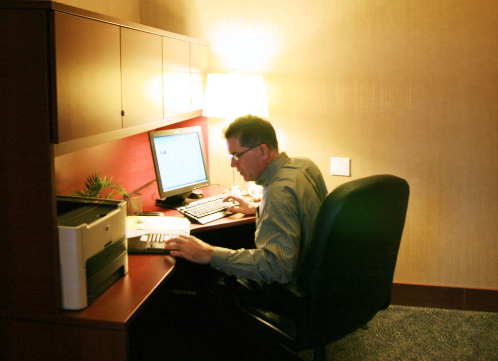 Фото Hampton Inn & Suites by Hilton Laval