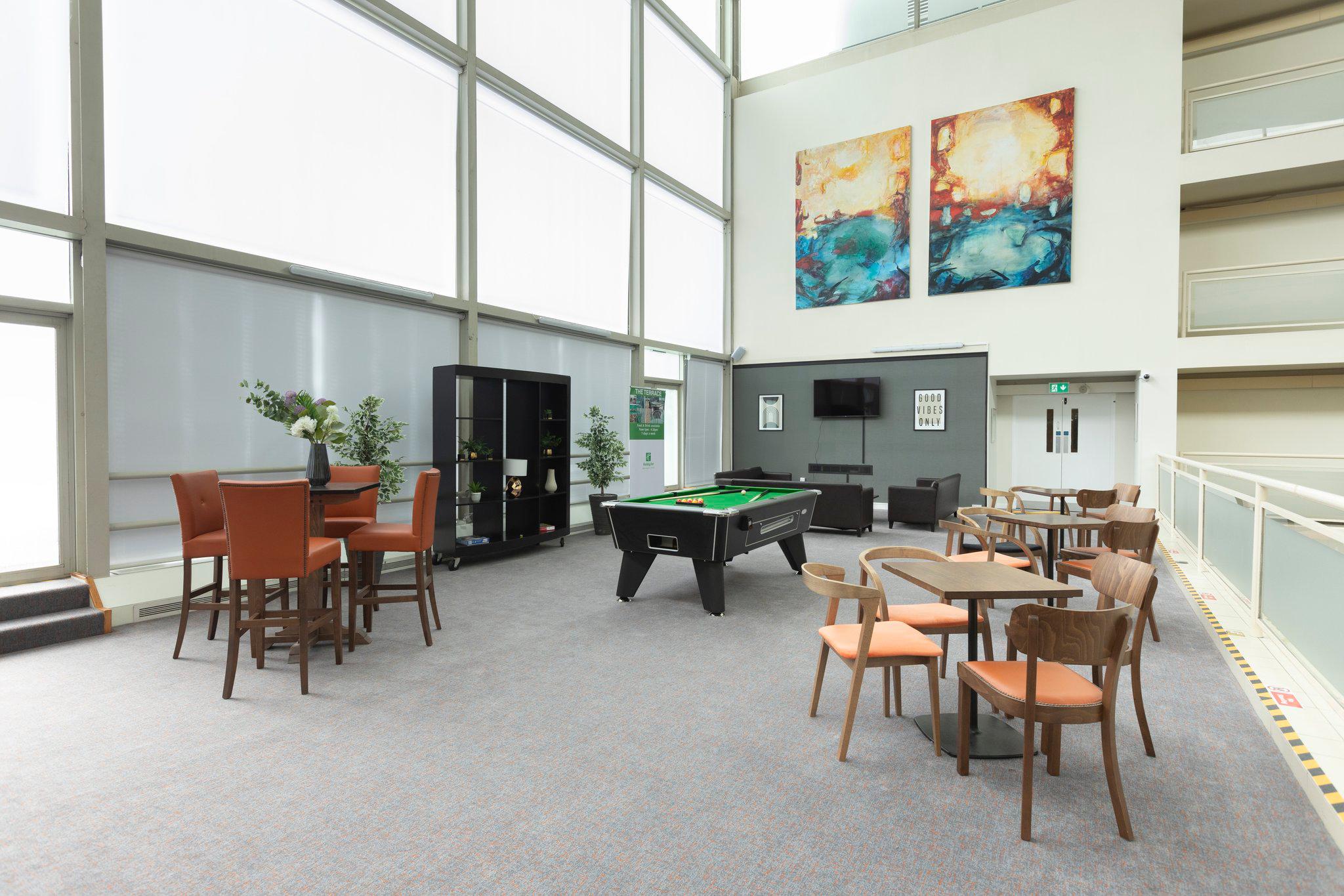 Фото Holiday Inn Milton Keynes - Central, an Ihg Hotel
