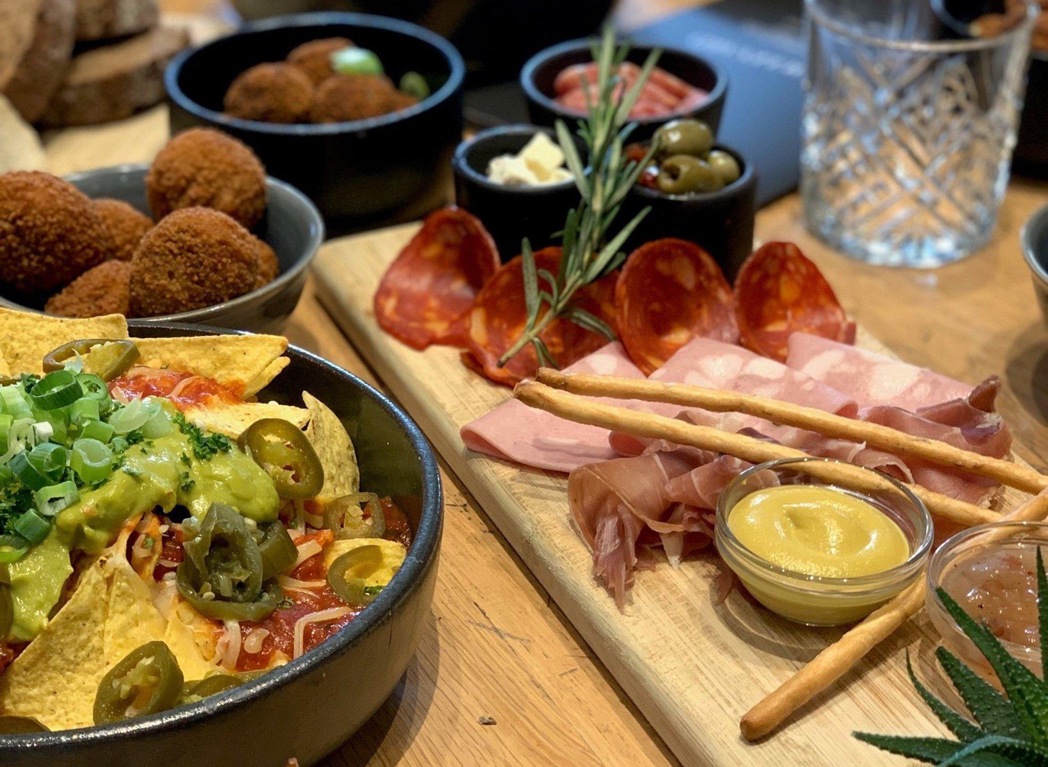 Фото 123800312978