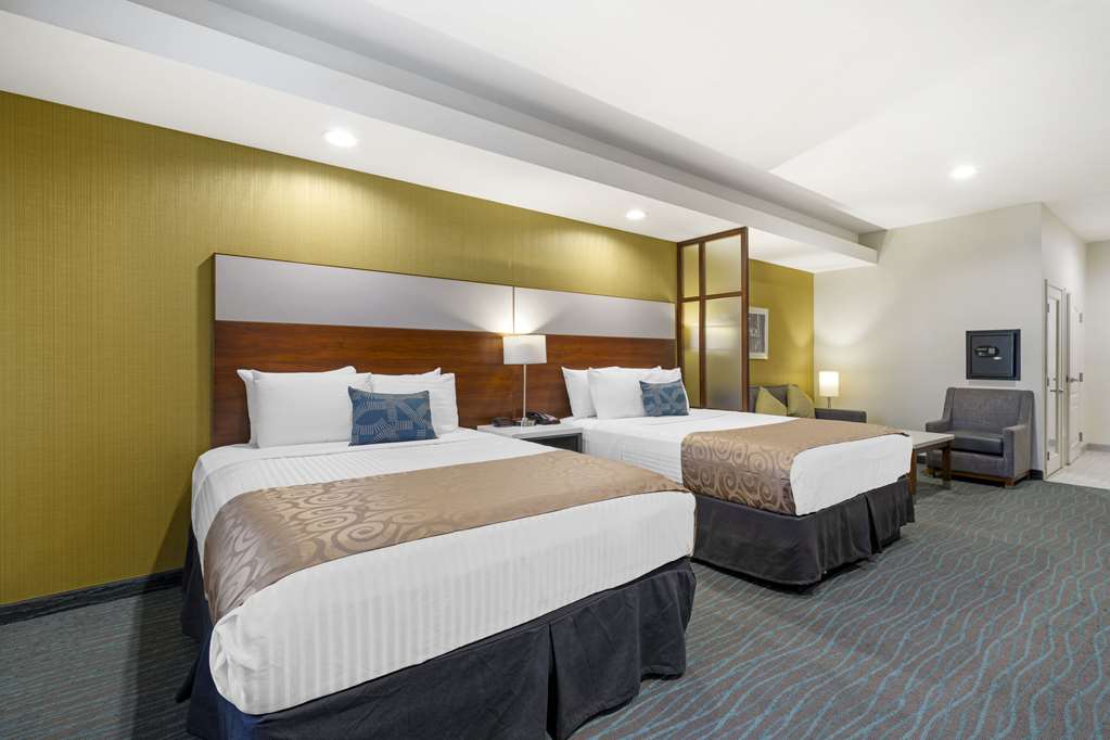 Фото Best Western Plus Gardena Inn & Suites