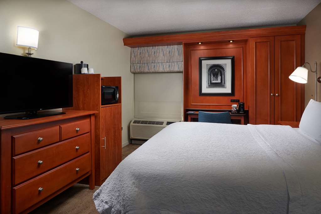 Фото Hampton Inn Ann Arbor-South