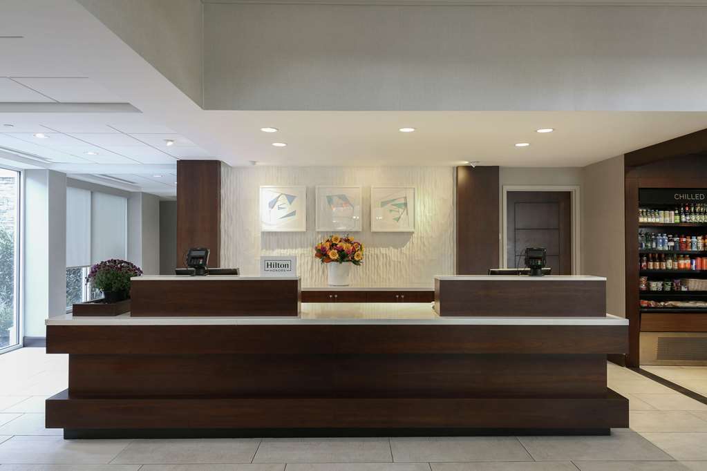 Фото Hilton Garden Inn Melville