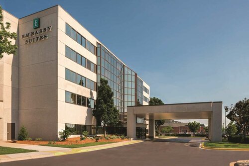 Гостиница Embassy Suites by Hilton Milwaukee Brookfield в Брукфилде