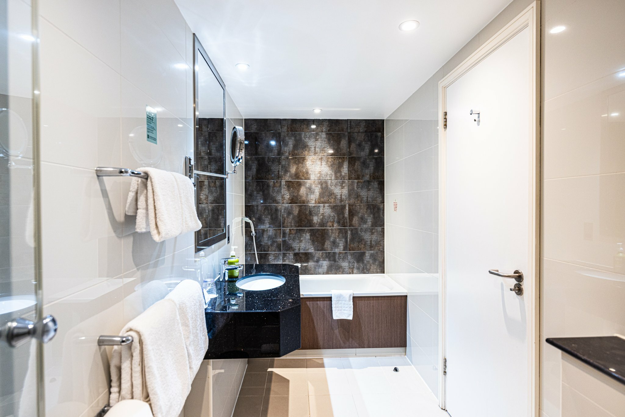 Фото Holiday Inn London - Kensington High St., an Ihg Hotel