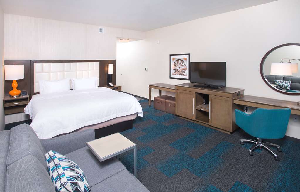 Фото Hampton Inn & Suites Lax El Segundo