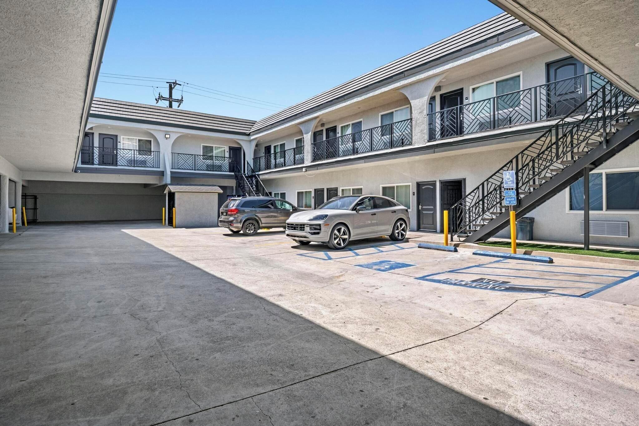 Фото Hyland Inn Long Beach